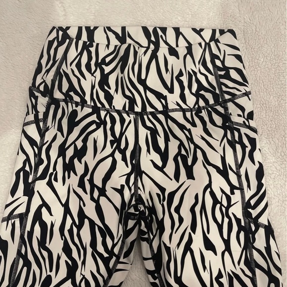 Zyia Safari Pocket Brilliant Hi-Rise 7/8 24" - Picture 10 of 13